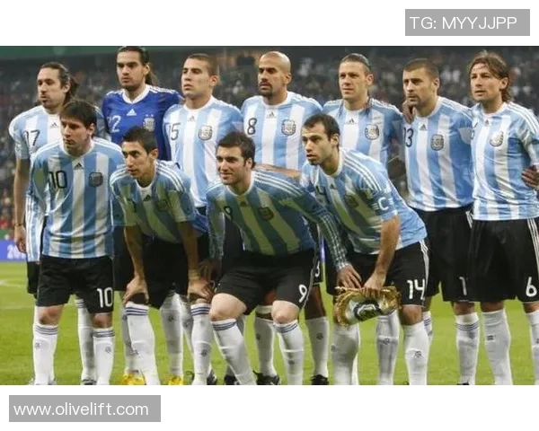 沈阳足球明星尤龙的传奇人生与职业生涯回顾